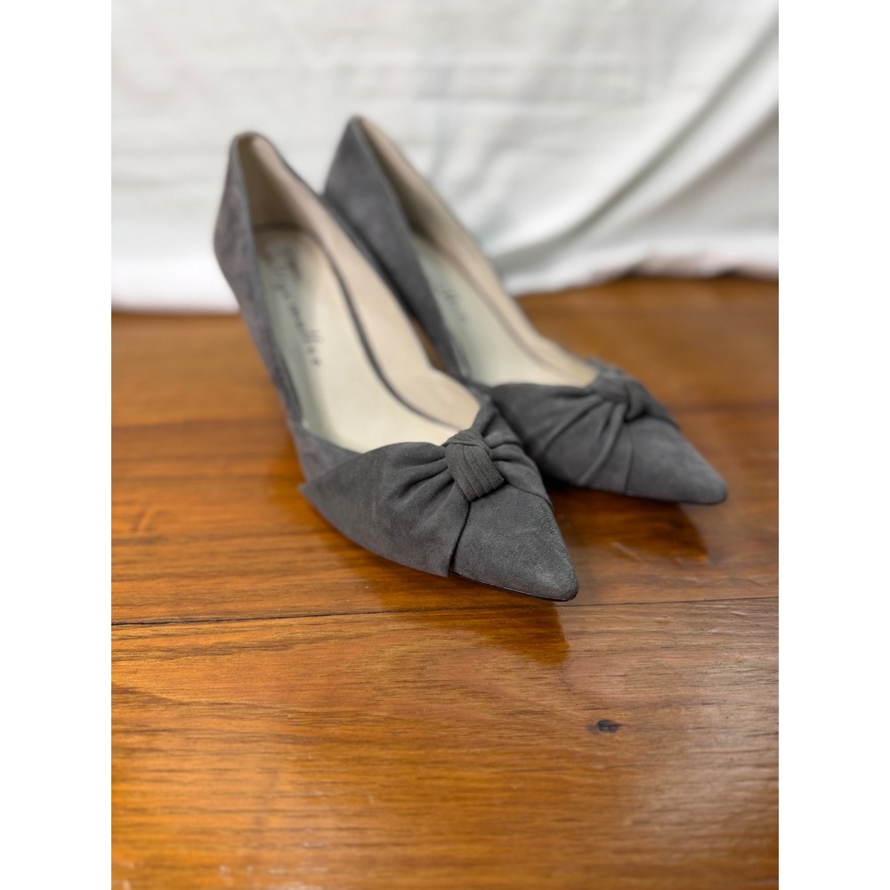Bettye Muller Grey Suede Pointed Toe Knot Pumps Heels Size 8.5M